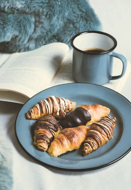 manolo-bakes-croissant